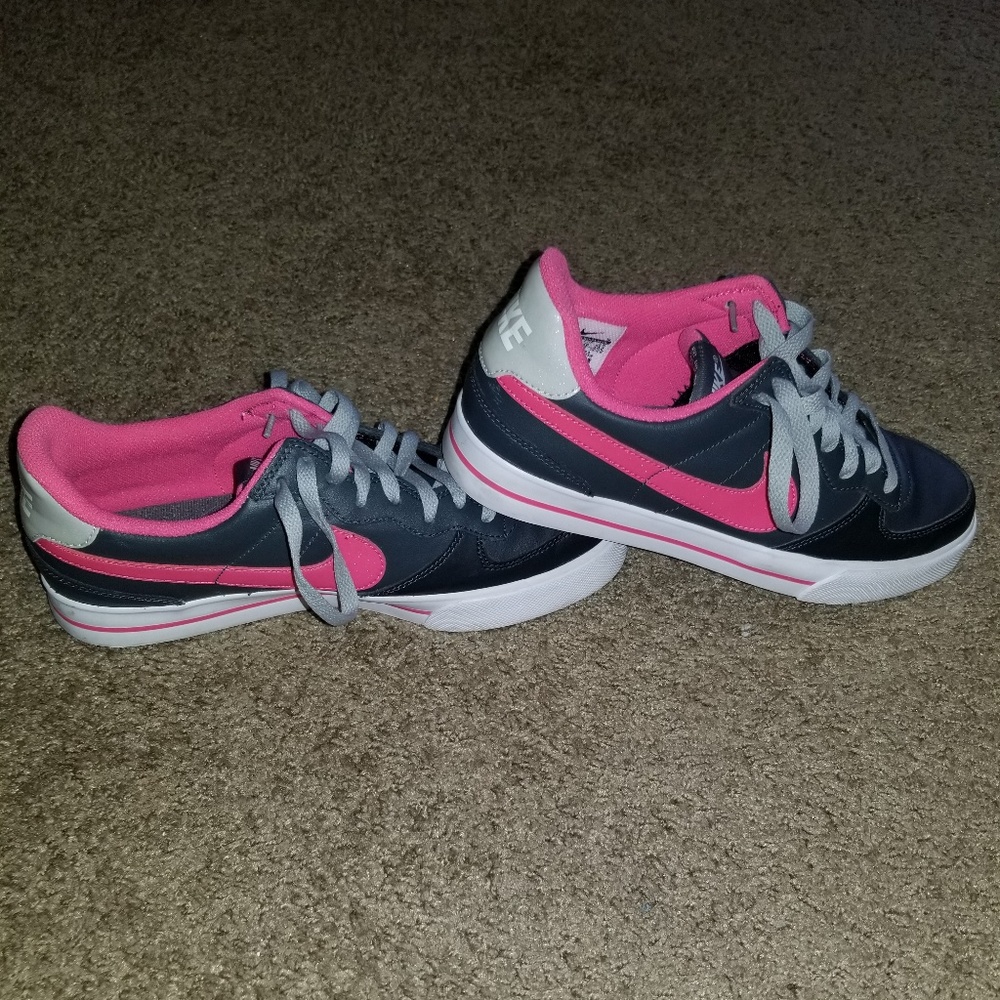 Womens Air Force 1's